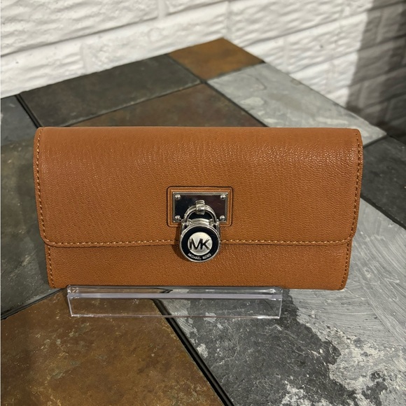 Michael Kors Handbags - Michael Kors Beautiful Tan Silver Hamilton Design.The Lock has the Michael Kors.